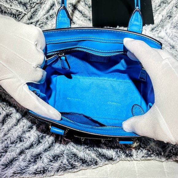 EUC - COACH AZURE SWAGGER 21 CARRYALL IN PEBBLE LEATHER (F37444) - Picture 9 of 9